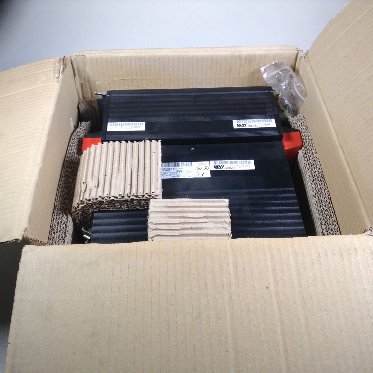 SEW EURODRIVE Inverter Movidrive MDV60A0055 5A3 4 00 SEW EURODRIVE Inverter Movidrive MDV60A0055 5A3 4 00
