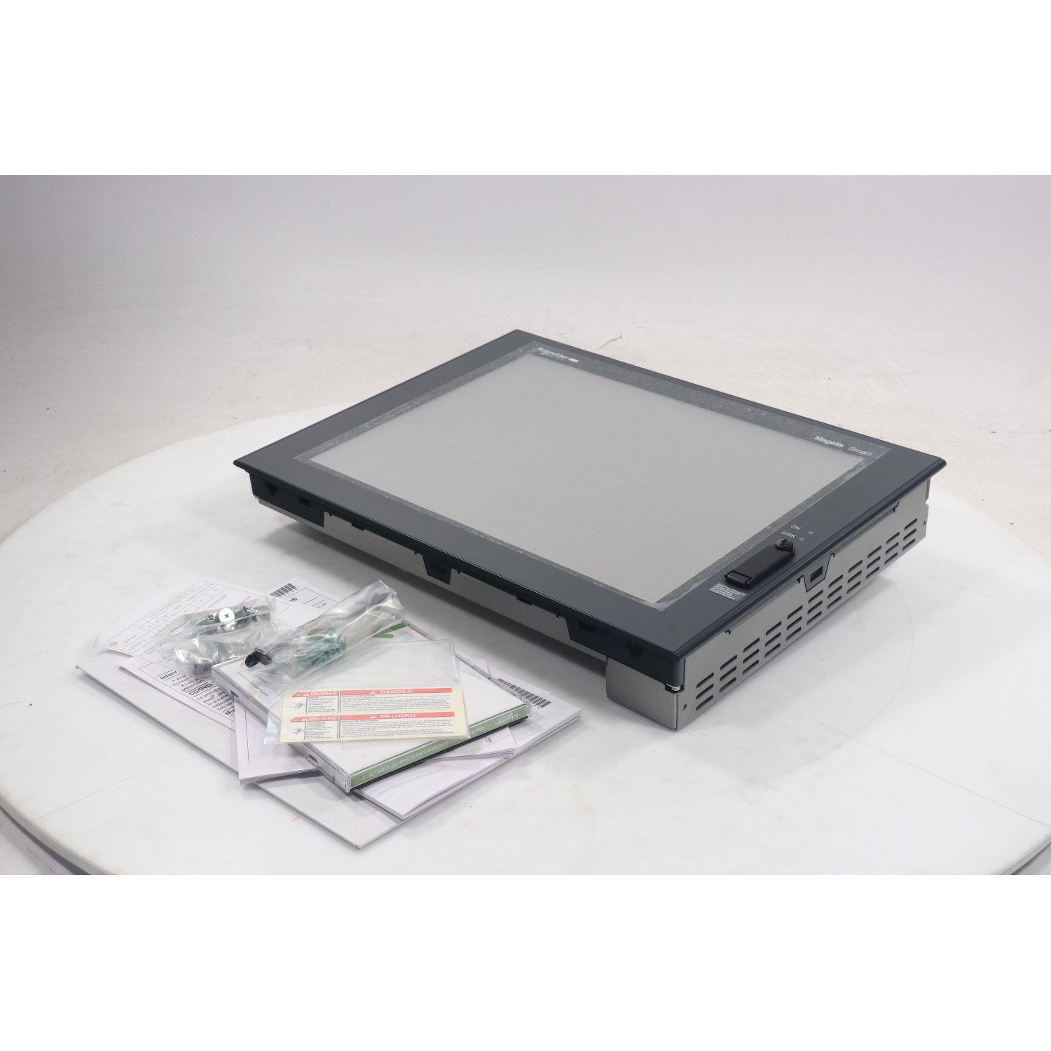 Schneider Electric HMIGTW7353 Magelis Touchscreen Panel 15" New NFP