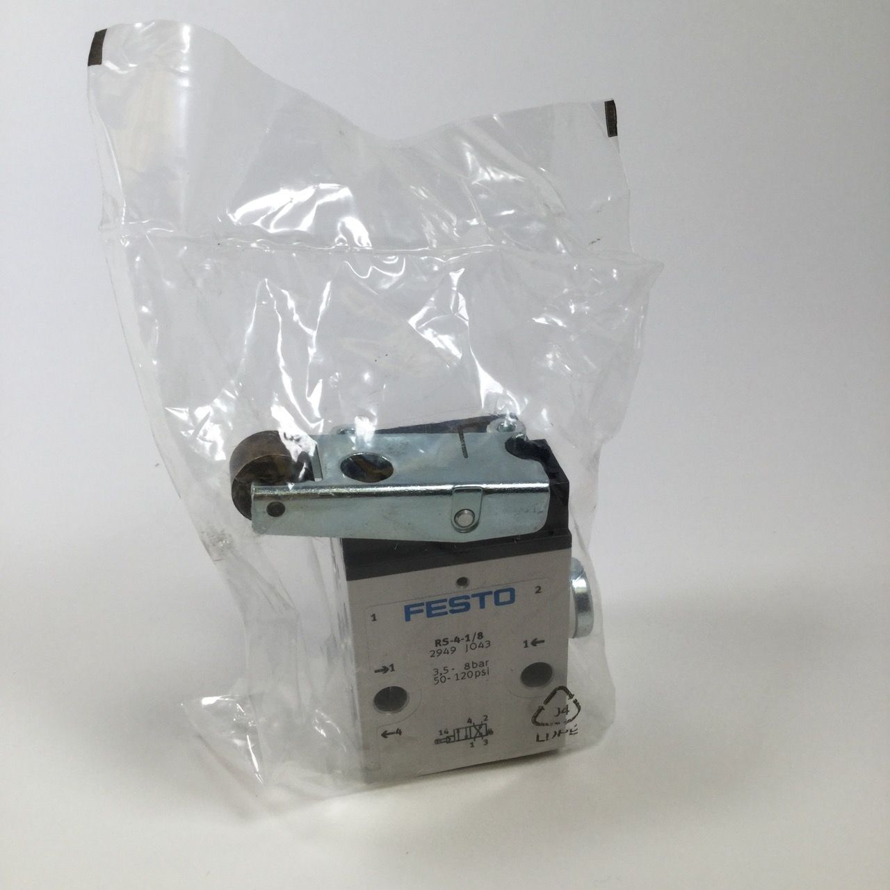 New FESTO RS-4-1/8 2949 Roller Lever Valve RS-4-1/8