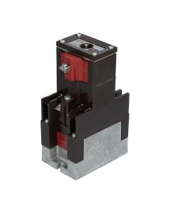 Cutler Hammer D26MR402 Latched Relay Used UMP