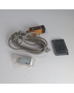 Omron E3S-RS30E4-30 Photoelectric Switch Fotoelektrische Sensor Used UFP