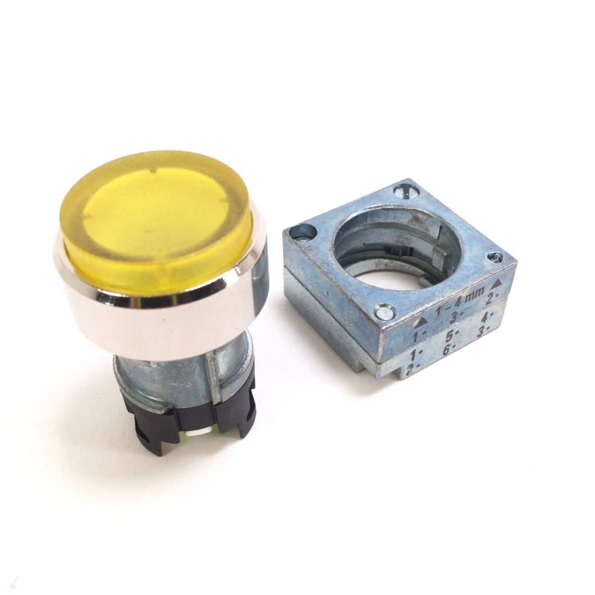 Siemens 3SB3501-0BA31 Switch push-button New NFP (4pieces)