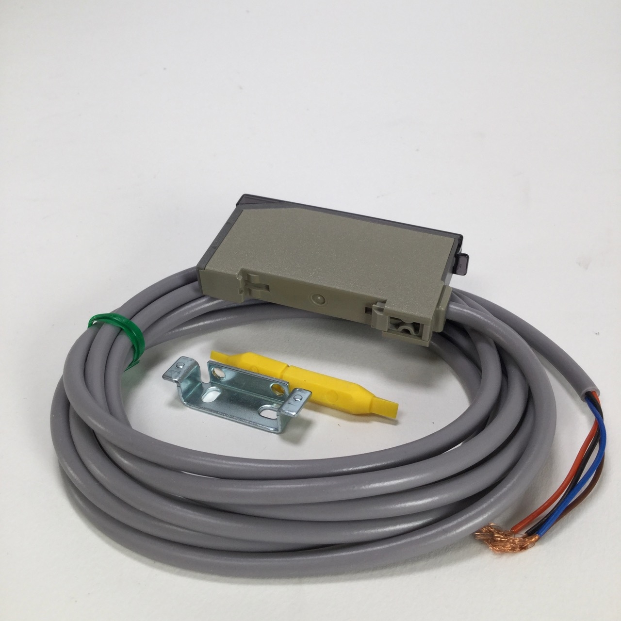 Sunx FX-12P slim body manually sensitivity set fiber sensor UFX12P NEW NFP