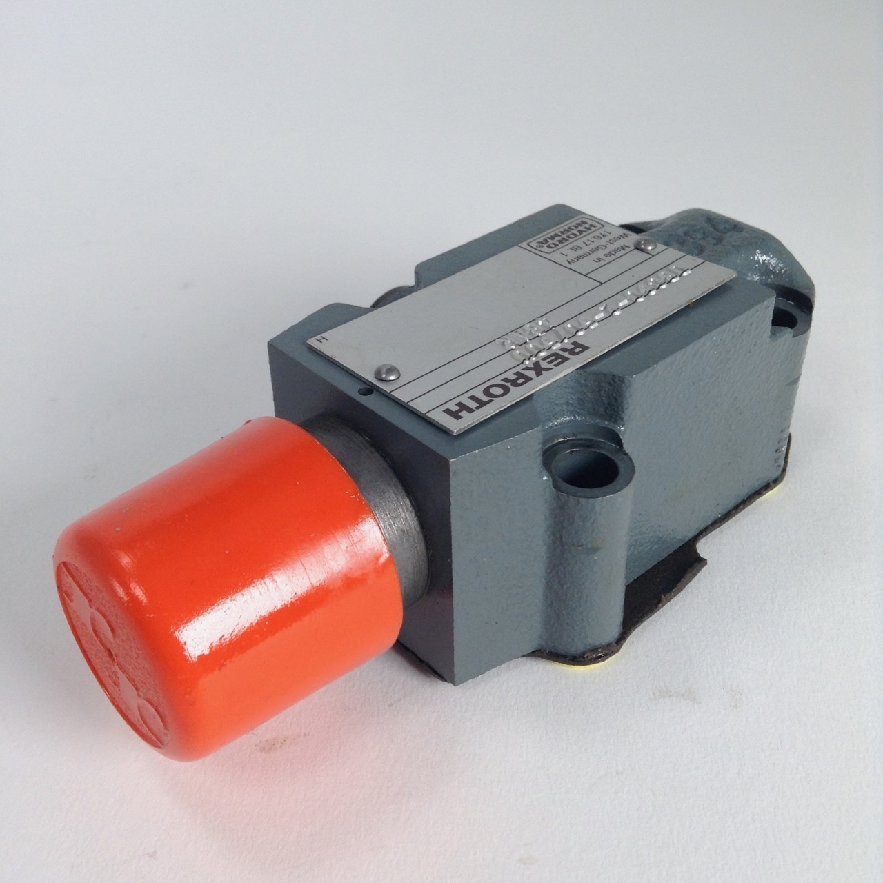 Rexroth DBC30-2-50/50U Way Valve Wegeventil DBC30 2 50/50U New NMP