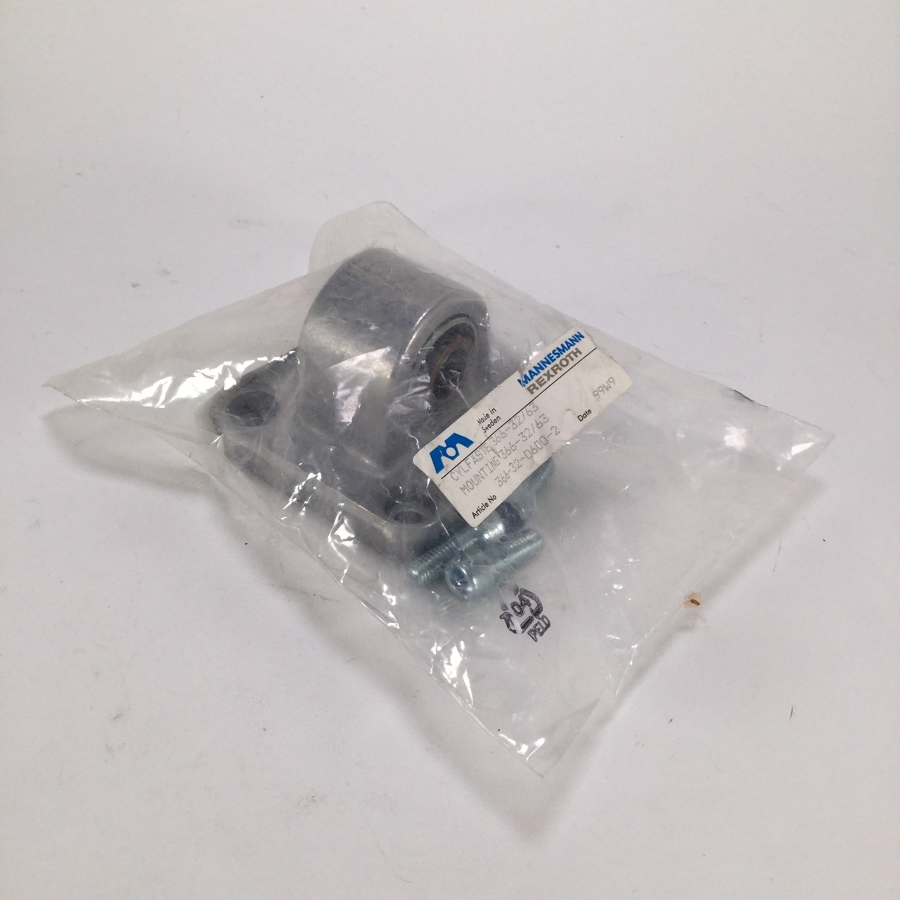 Mecman 366-32-0600-2 Mounting Cylinder New NFP Sealed