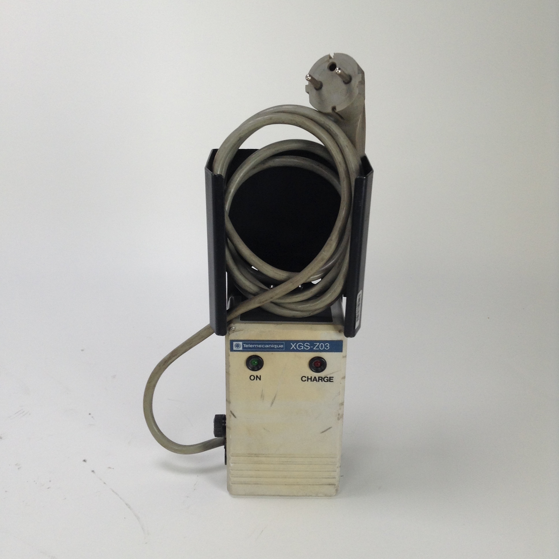 Telemecanique XGSZ03 Chargeur Charger XGS-Z03 Used UMP