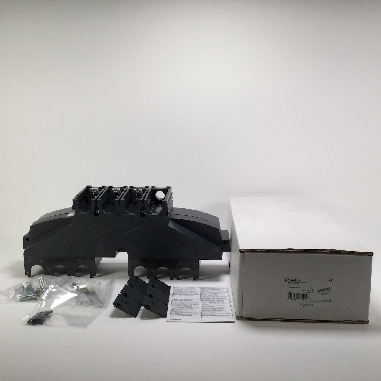 Schneider Electric LV432619 Downstream 3P busbar coupling Compact NSX New NFP