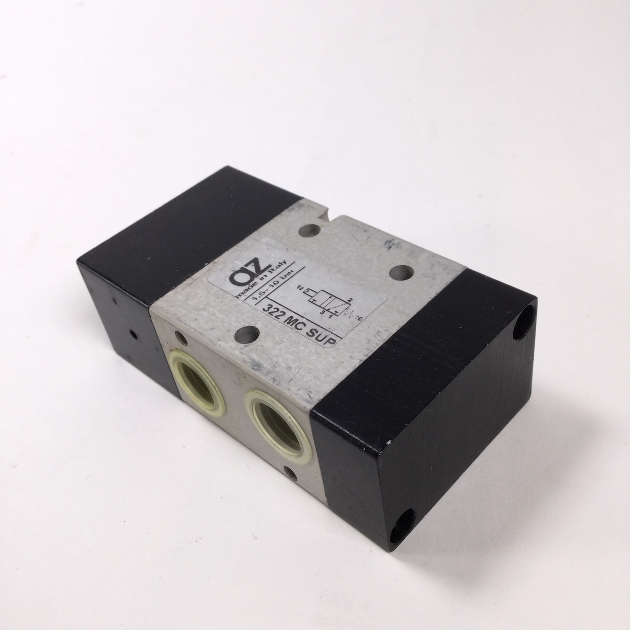 Az Pneumatica 322MCSUP 3/2 1/4” NC pneumatic pilot - spring return New NMP