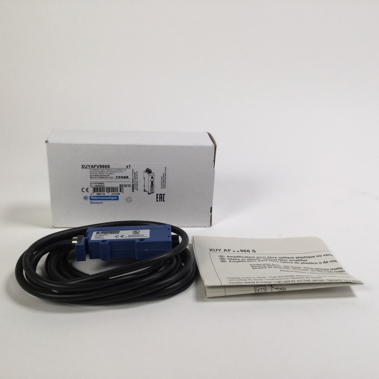 Schneider Electric XUYAFV966S OsiSense Photoelectric switch XUY New NFP