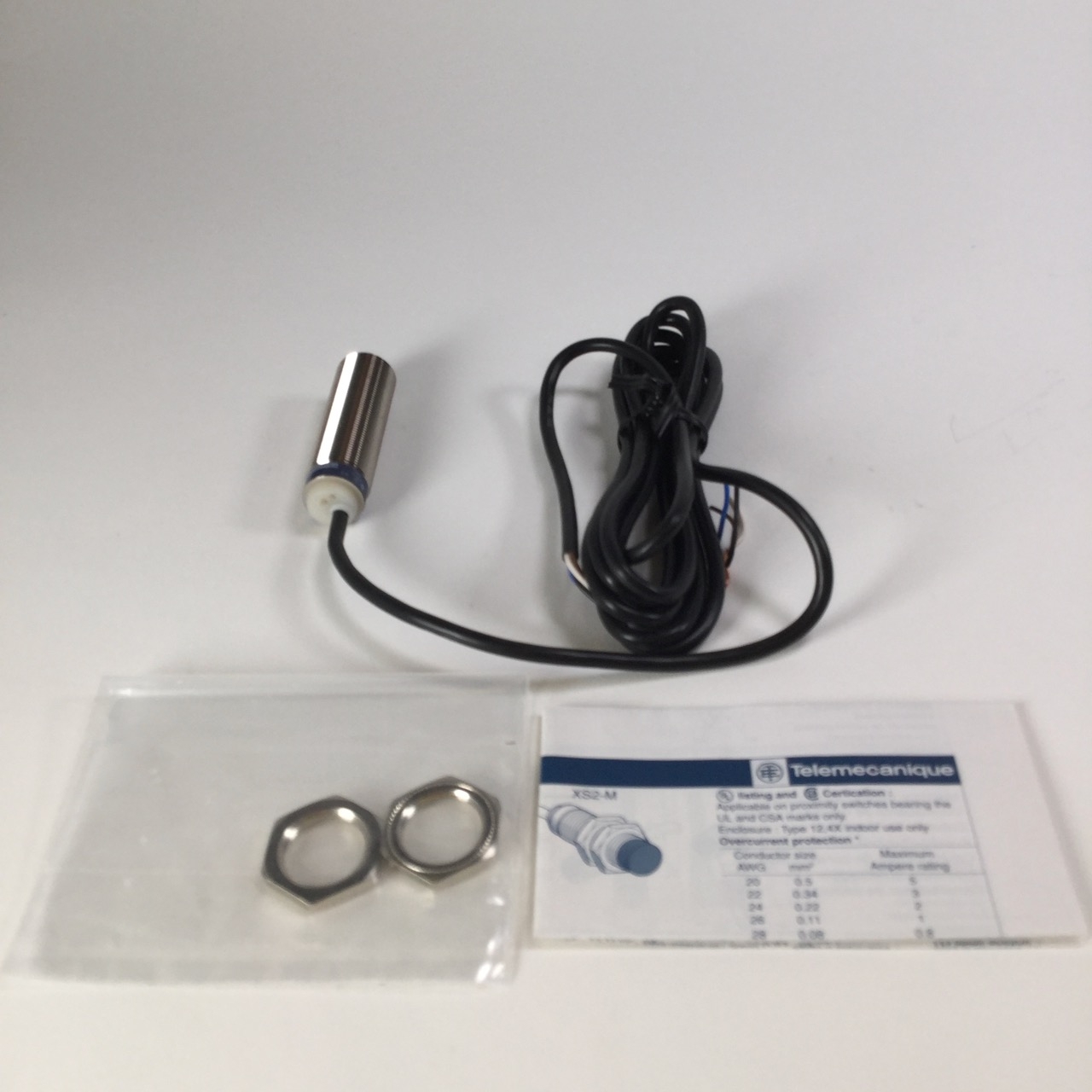 Telemecanique XS1M18KPM40 Inductive proximity sensor XS1 M18 OsiSense XS New NFP