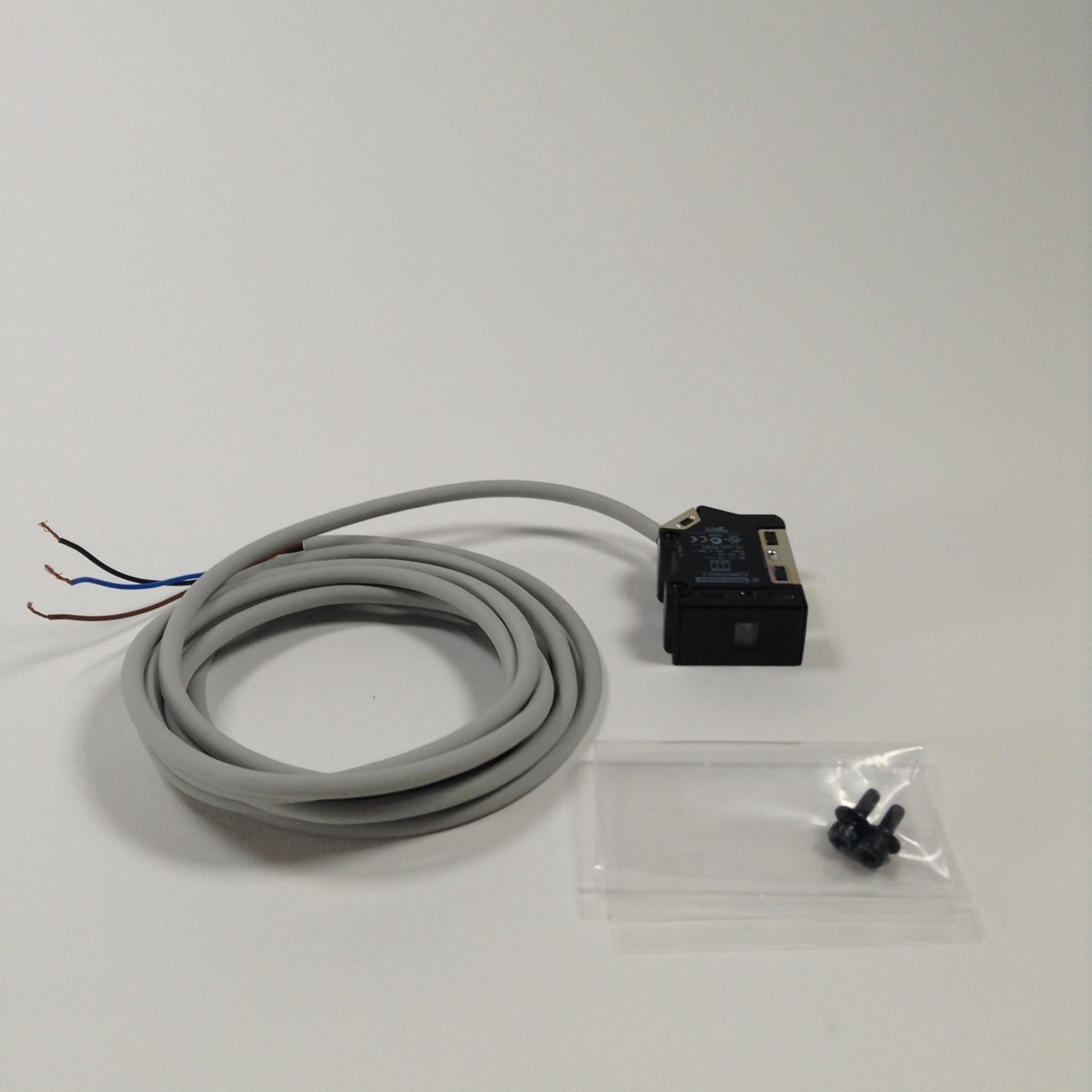 Telemecanique XUM9BPBNL2 Photoelectric sensor XUM Osiris 2m New NFP