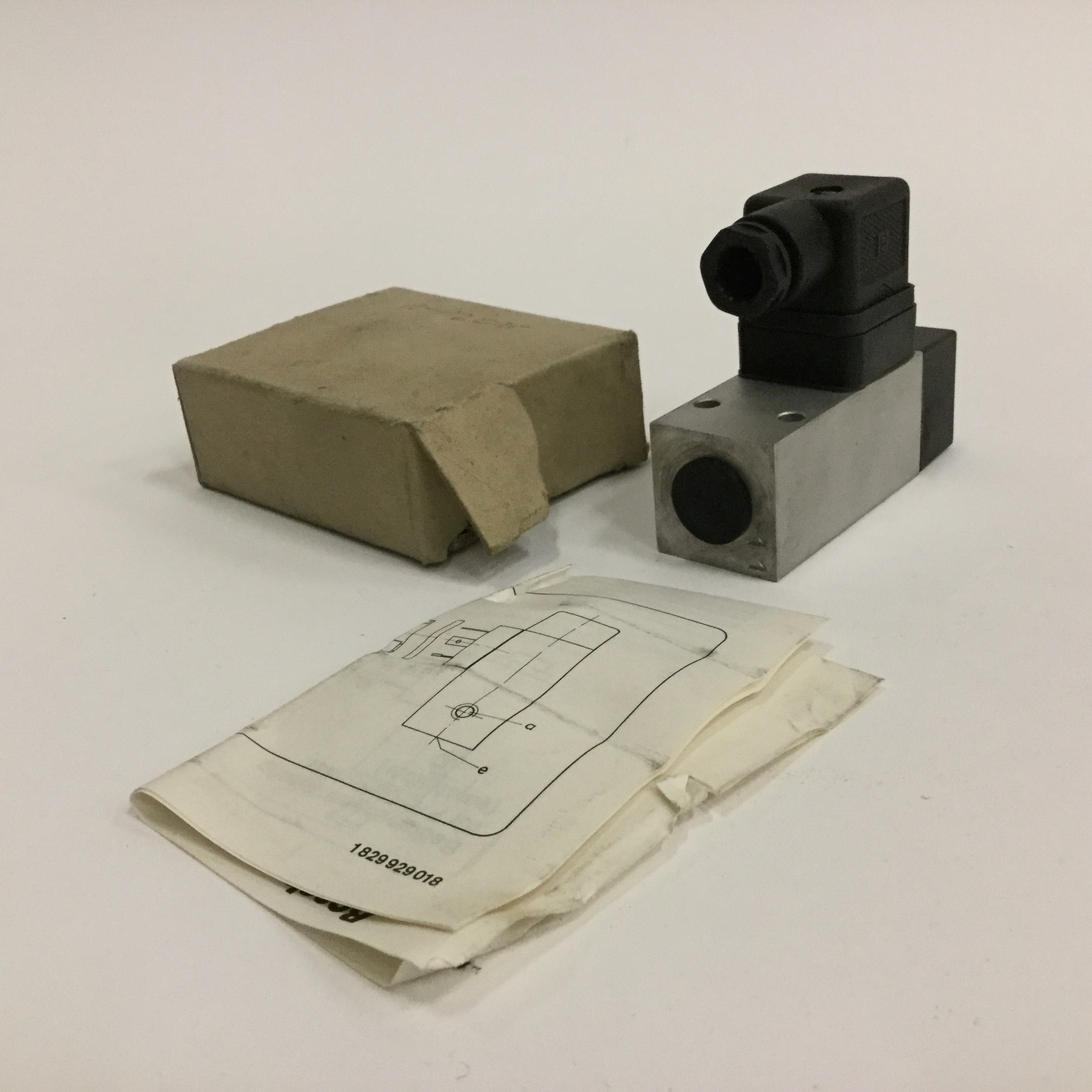 Bosch 0821100006 Solenoid Valve 1-12 Bar 250V New NFP