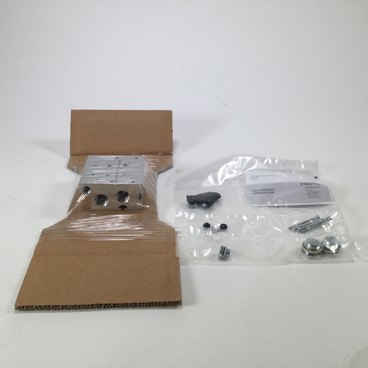 Festo VABM-B10-20E-G38-2-P3 Manifold Block Anschlussblock 576441 H943 New NFP