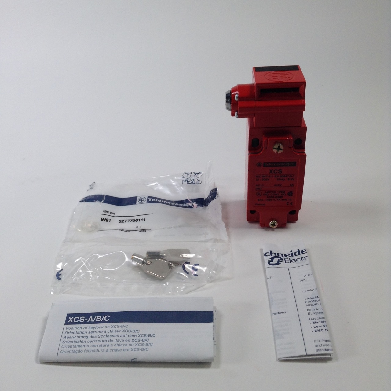 Telemecanique XCSC801 Safety Limit Switch New NFP