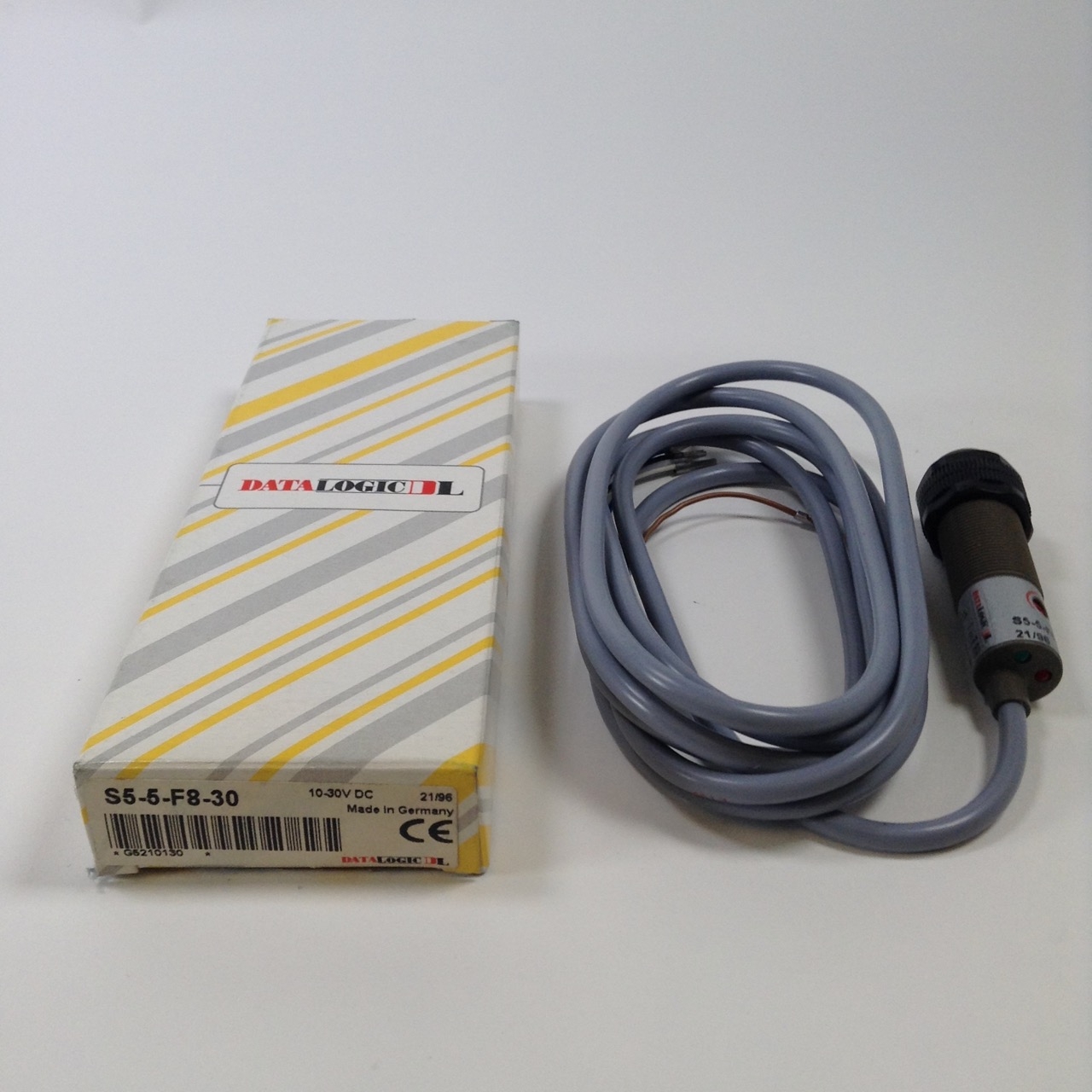 Datalogic S5-5-F8-30 Tubular Photoelectric Sensors 10-30VDC New NFP