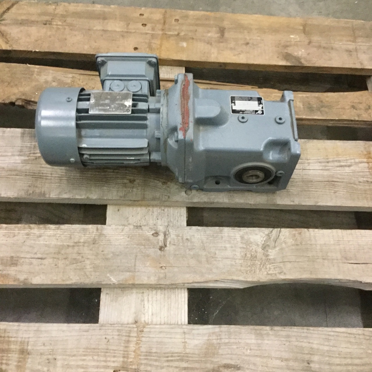 Nord SK92172AX reducer i72.31 + 63S/4 motor 230/400V 0.12kW 0.88/0.51A Used UMP