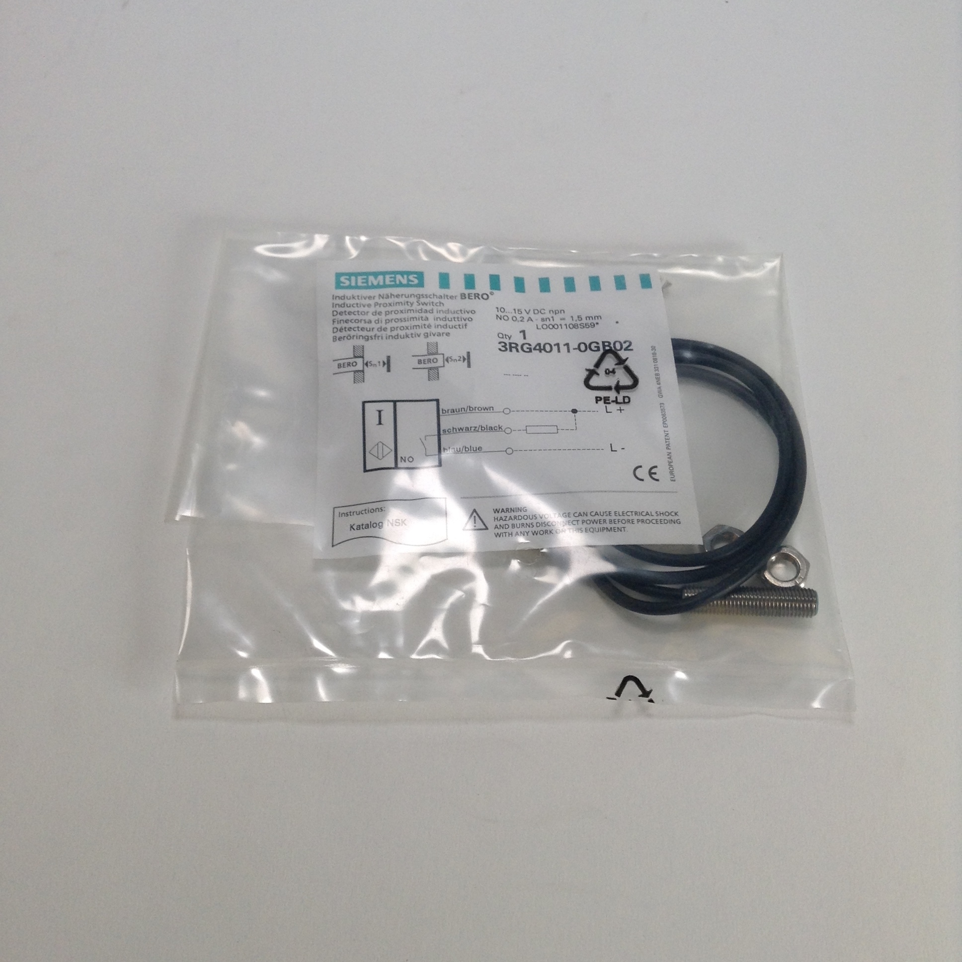 Siemens 3RG4011-0GB02 Inductive Proximity switch 10-15V 3RG4011 0GB02 NFP Sealed