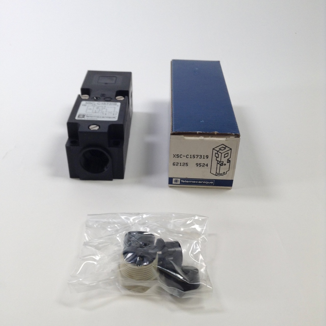 Telemecanique XSC-C157319 Proximity sensor New NFP