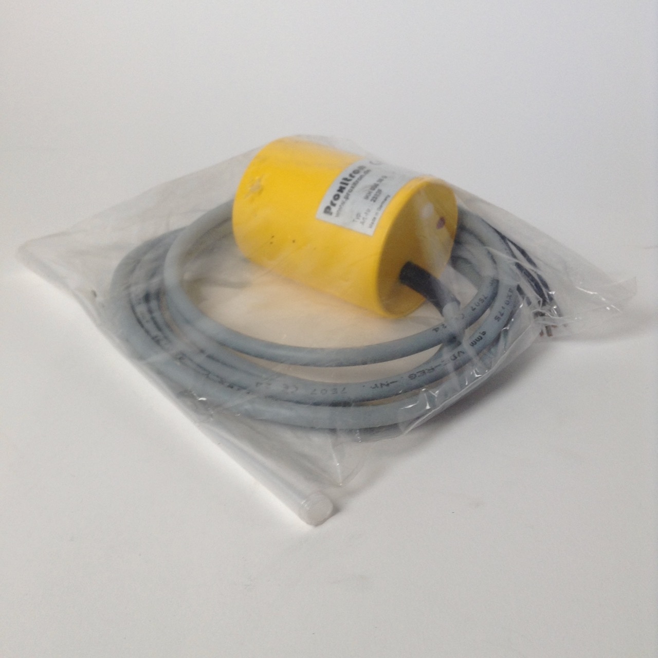 Proxitron IKH 035.38 G Inductive proximity switch New NMP