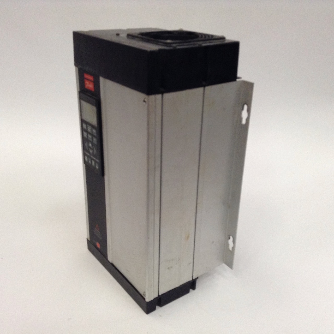 Danfoss 175Z0233 Variable Speed Drive VLT5001PT5C54STR3DLF00A00 *damage Used UMP