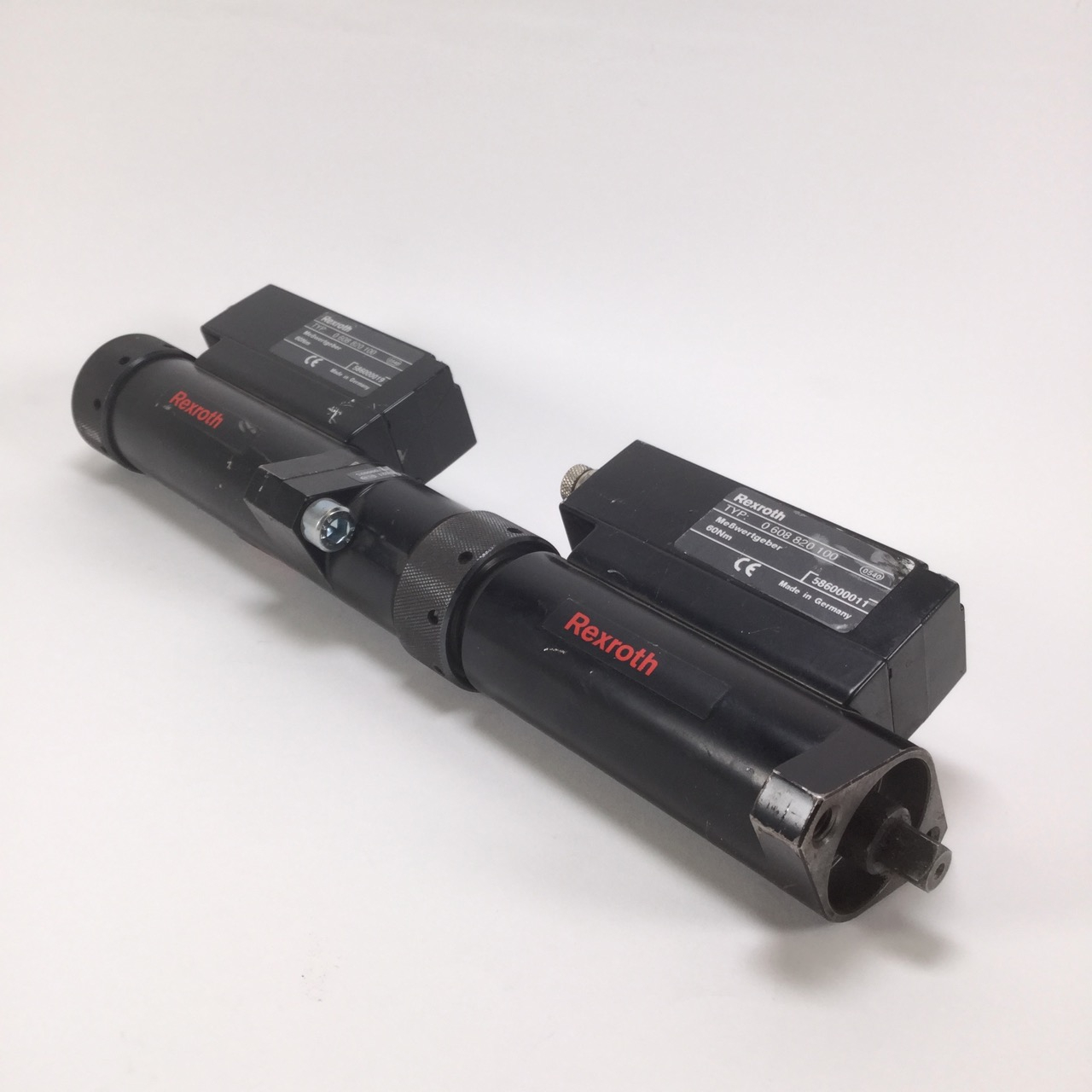 Rexroth 0608820100 Servomotor + Redundant adapter 0608810021 (2pcs) Used UMP