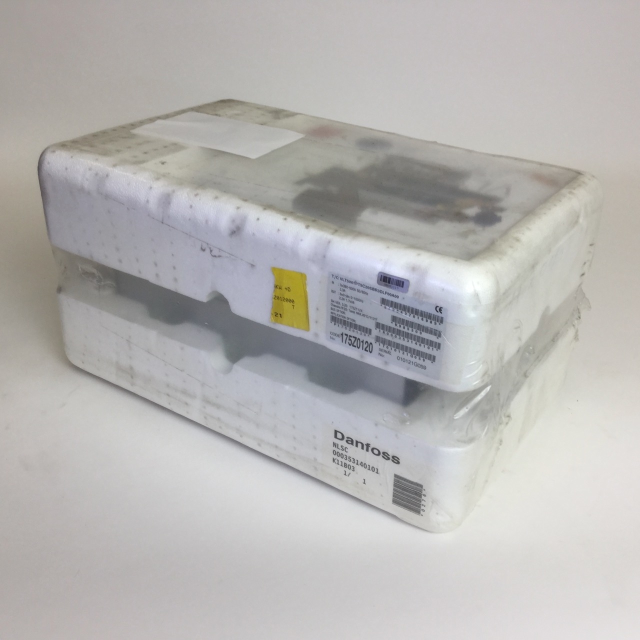 Danfoss 175Z0120 Variable Speed Drive VLT5001PT5C20SBR3DLF00A00 New NFP Sealed