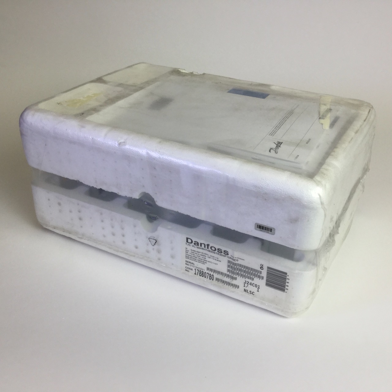 Danfoss 178B0780 Variable Speed ​​Drive VTL6008HT4B20STR3D0F10A00C0 NFP Sealed