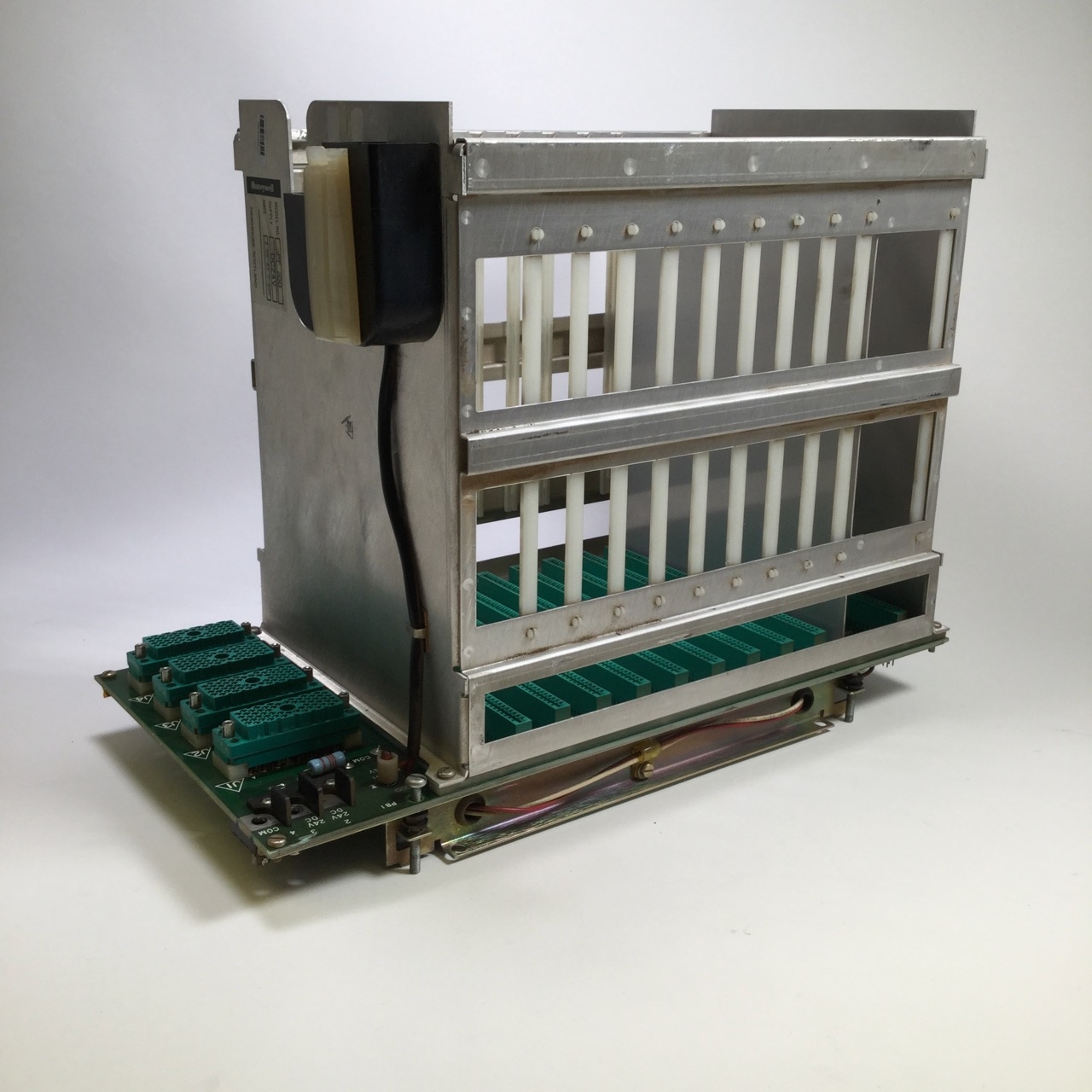 Honeywell J-PF200 Rack with Backplane DC24V Used UMP