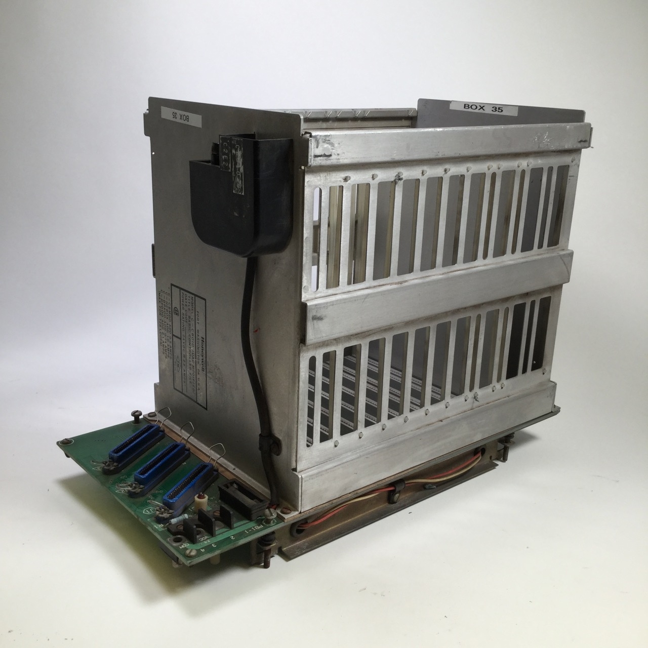 Honeywell C-CB010 Rack with backpanel Basic controller file Used UMP