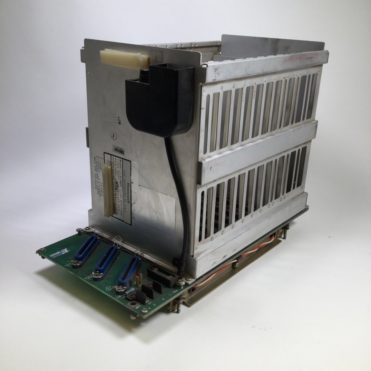 Honeywell C-CB011 Rack with backpanel Basic Controller File Used UMP