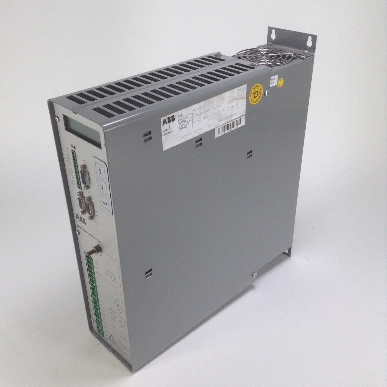 Abb DKM-03001 Servodrive Servoantrieb 50/60Hz 1.8kVA DKM 03001 New NMP