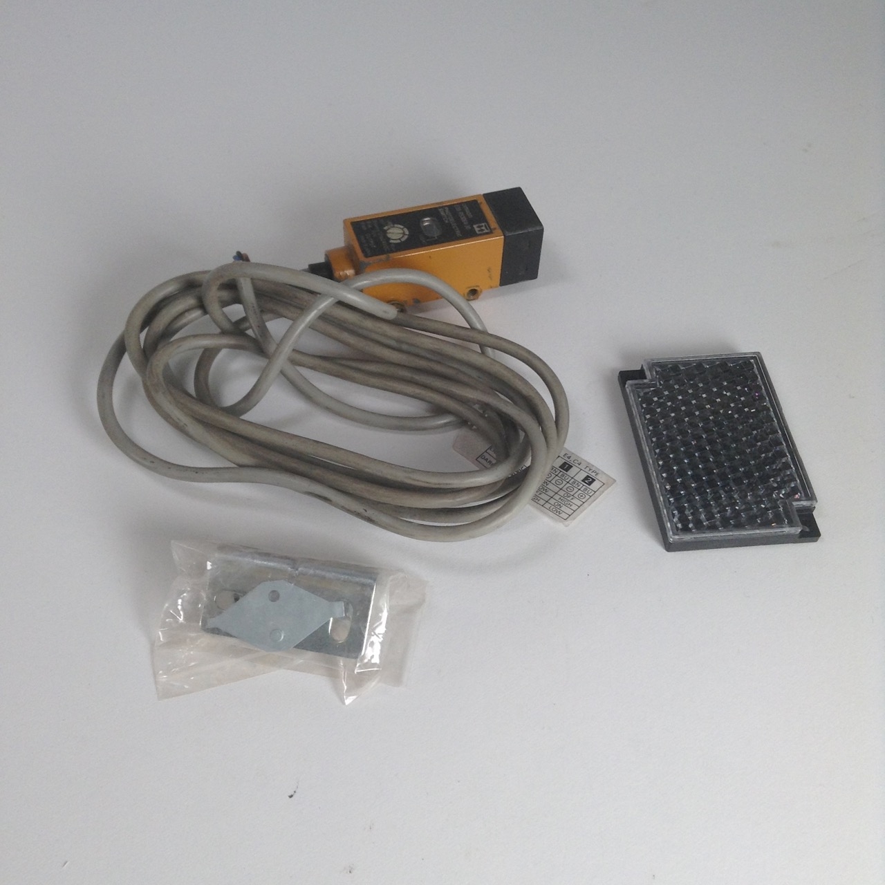 Omron E3S-RS30E4-30 Photoelectric Switch Fotoelektrische Sensor Used UFP