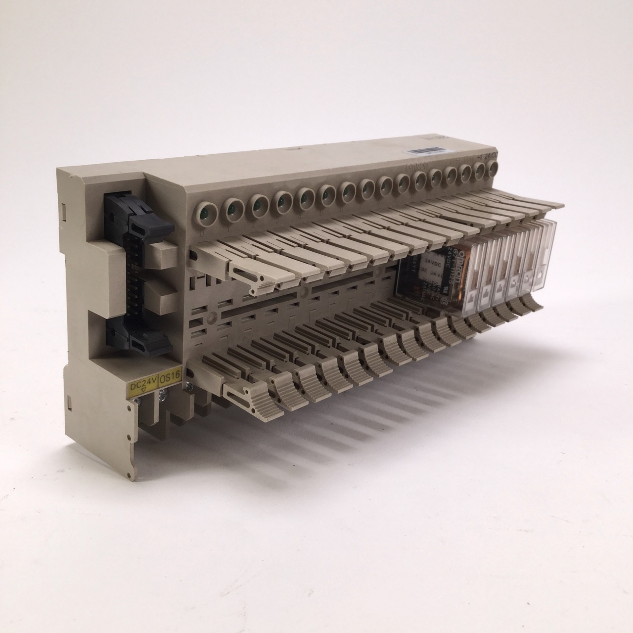 Omron P7TF-OS16-1 Relay Input / Output Block Terminal Socket Used UMP