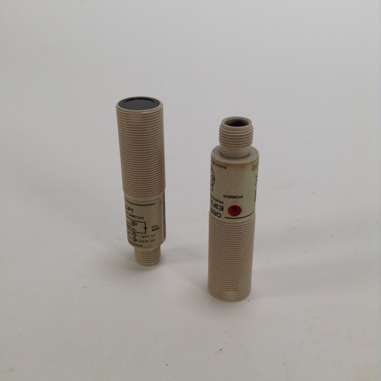 Omron E3F2-7C4-P1 Photoelectric sensor Fotoelektrischer Schalter New NFP