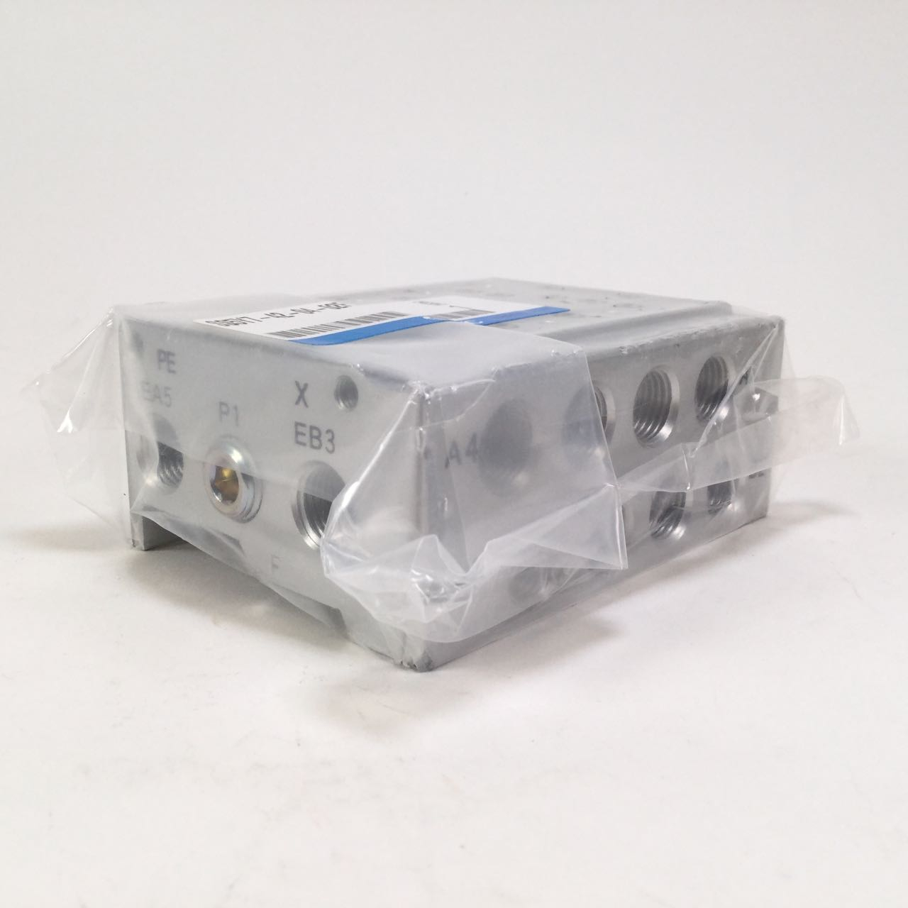 Smc SS5Y7-42-04-02F-Q manifold base New NFP Sealed