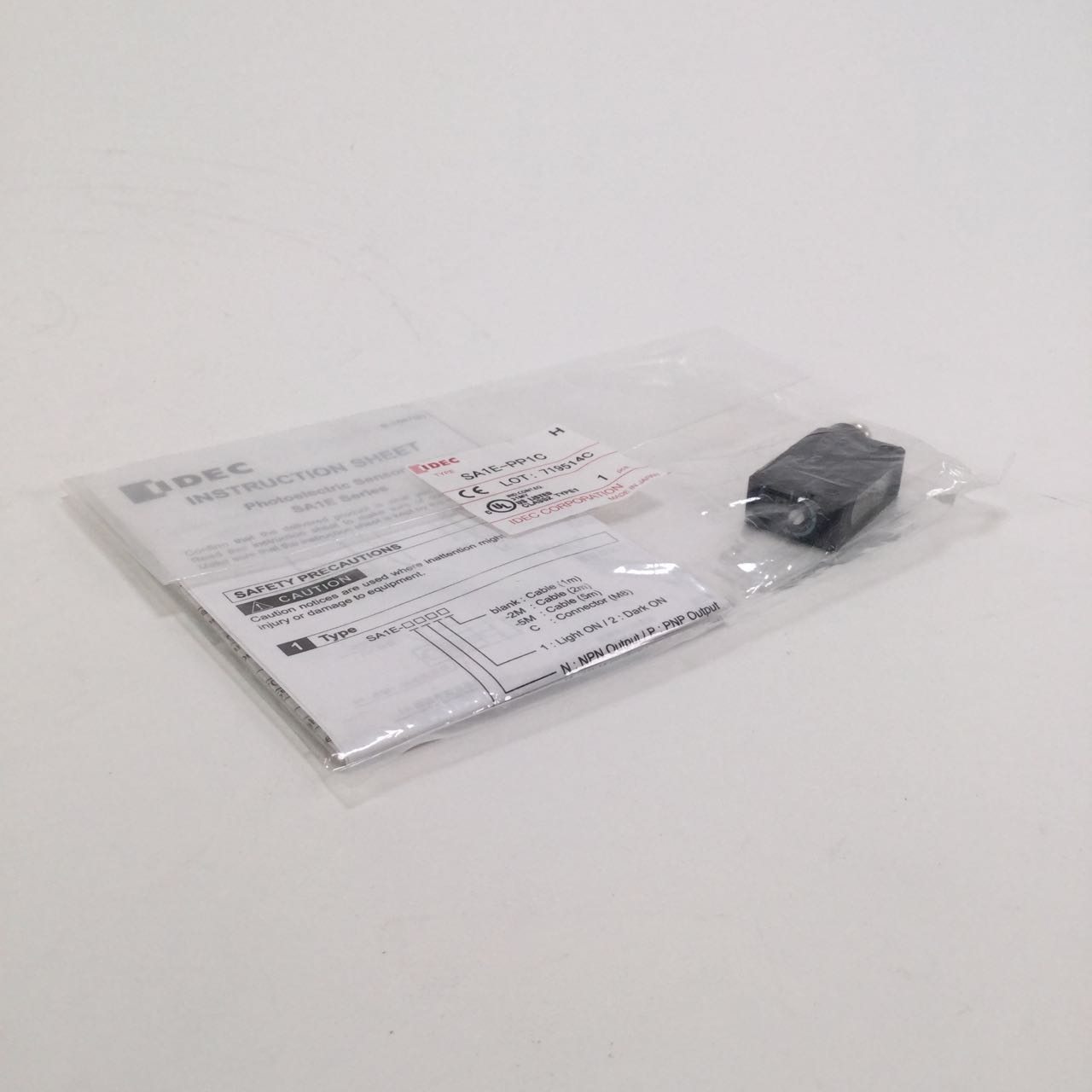 Idec SA1E-PP1C Photoelectric Sensor Switch New NFP Sealed