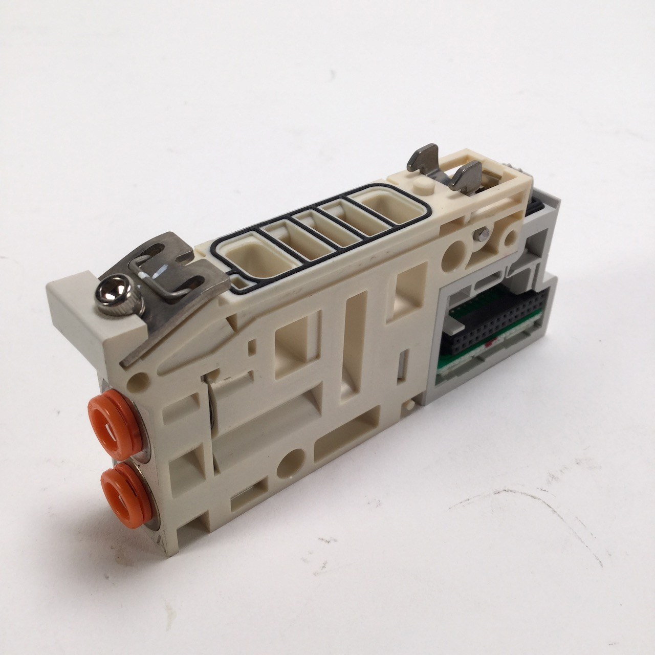 Smc VVQC2000-1A-D-N7 Manifold Block Assembly New NFP